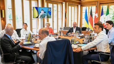 Leaders at the G7 summit pledge to continue supporting Ukraine for 'as long as it takes' in the fight against Russia