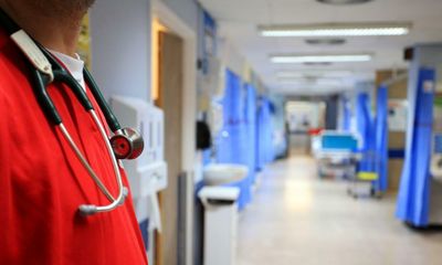 UK doctors demand pay rise of up to 30% over five years