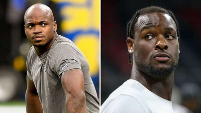 Report: Adrian Peterson, Le’Veon Bell In Talks for Boxing Match
