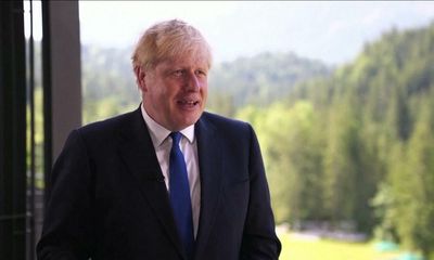 Johnson issues open invitation to Russian scientists ‘dismayed by Putin’s violence’