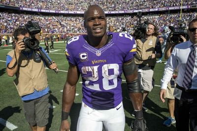 Adrian Peterson set to fight Le’Veon Bell in exhibition boxing match