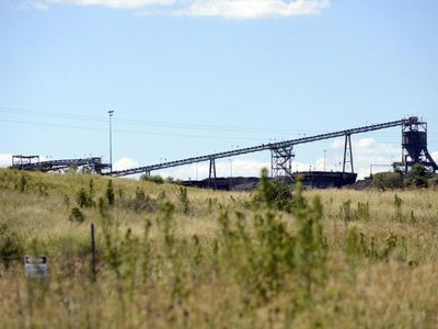 Qld govt approves coalmine's expansion