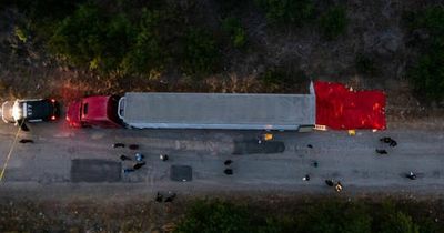 Texas lorry deaths: At least 46 people found dead in Texas truck as four rushed to hospital