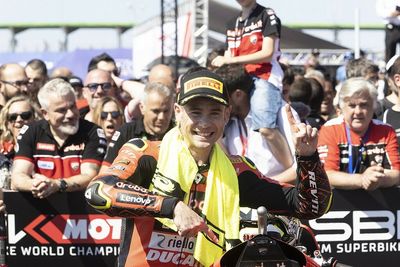 Bautista to remain at Ducati in World Superbike next year