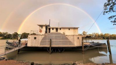 Murray River paddle steamer PS Canally makes first voyage in 81 years