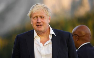 Johnson's move to rewrite Brexit rules clears 1st hurdle