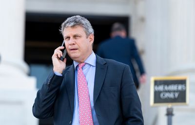 What Rep. Bill Huizenga learned from his 1990s cellphone - Roll Call