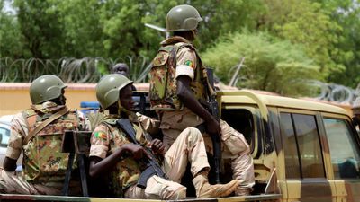 Malian army strikes jihadists after civilian massacre