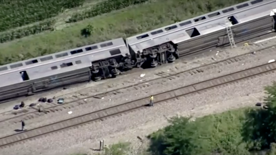 Three killed, dozens injured in Amtrak train derailment in Missouri