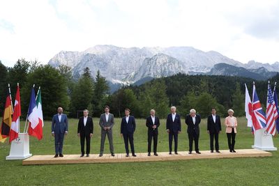 G7 leaders wrap up summit, pledge tougher action against Russia