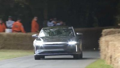Lucid Air Storms Up Goodwood Hill, Becomes Fastest Production Car At FoS 2022