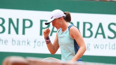 Venus eclipsed at Wimbledon as Swiatek wins 36th match on the trot