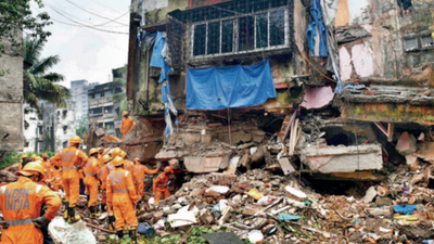 Kurla crash: 2 flat owners booked; Rs 5 lakh compensation for kin of dead