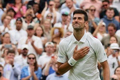 'Brick wall' Djokovic, Murray eye Wimbledon third round
