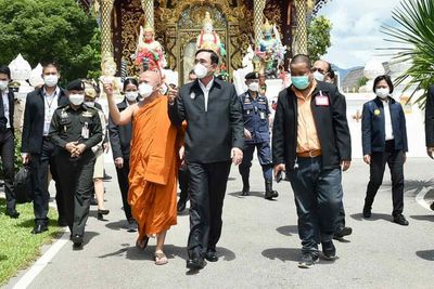 Prayut visiting Shinawatra stronghold
