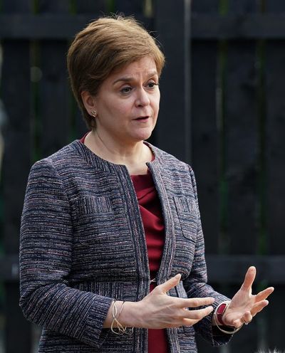 Sturgeon: Lawful indyref2 contrasts with PM’s ‘law breaking’ on protocol