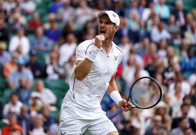 What time is Andy Murray facing John Isner at Wimbledon today?