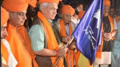 Jammu and Kashmir: LG Manoj Sinha flags off 1st batch of Amarnath pilgrims; prays for peace and a safe journey for pilgrims