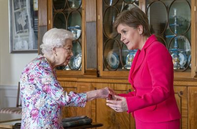 Nicola Sturgeon meets with the Queen after launching indyref2 bid