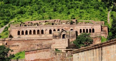 Tourists banned from India's most haunted building when the sun has set