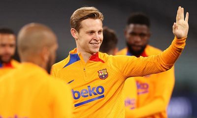 Frenkie de Jong open to joining Manchester United after fee agreed