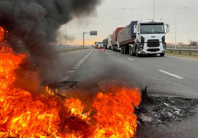 Argentine trucker protest slashes grains delivery, threatening exports and milling