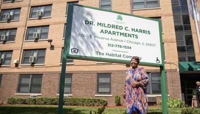 ‘Spiritual mother,’ longest-serving Chicago Housing Authority commissioner honored with senior apartment building dedication