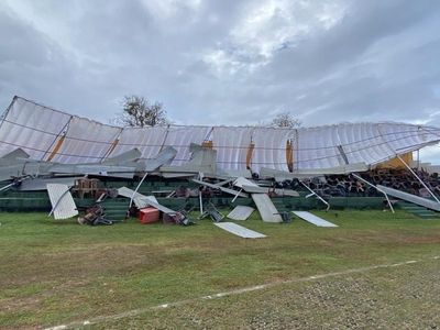 Test stand collapses in heavy Galle rain