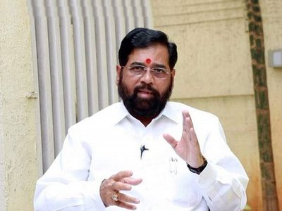 Maharashtra: Rebel Sena leader Eknath Shinde enroute Mumbai to meet Maha Guv