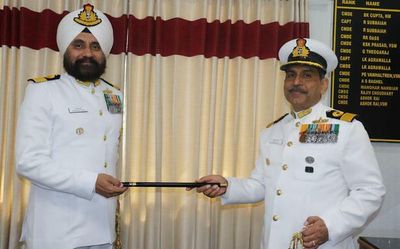 Commodore Manmohan Singh takes charge as Commanding Officer of INS Agrani