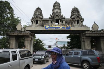 Thais in Cambodia charged with stealing taxi