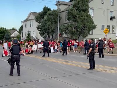 Police make arrests and use ‘smoke’ on abortion protesters in South Dakota