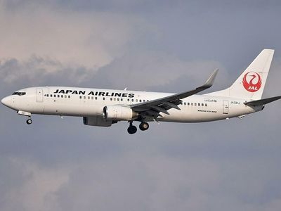 Japan Airlines Considers Replacing Short-Haul Fleet: Bloomberg