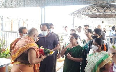 Andhra Pradesh: ISRO Chairman prays at Chengalamma temple