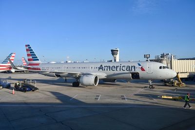 American Airlines passenger drives 45 minutes to airport for ticket help after waiting on hold for four hours