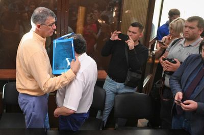 Top Russian economic expert faces embezzlement charges