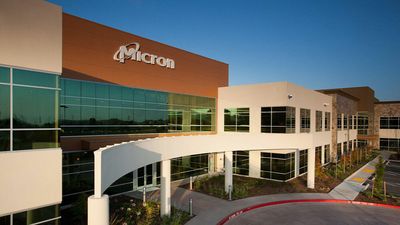 Micron Stock Falls After Chipmaker Delivers Dismal Outlook