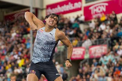 Duplantis sets outdoor pole vault record, Jacobs late withdrawal