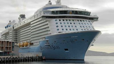 Cruise ship return to Tasmania a boon for some but others urge focus on 'ordinary' tourists