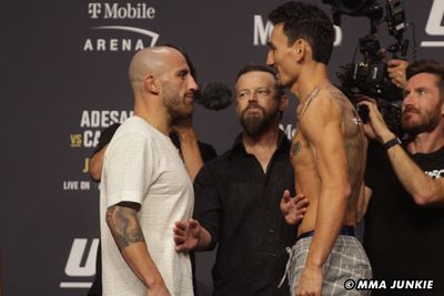 UFC 276 video: Max Holloway comes shirtless to faceoff, trades words with Alexander Volkanovski