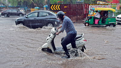 Day one: Delhi under the weather