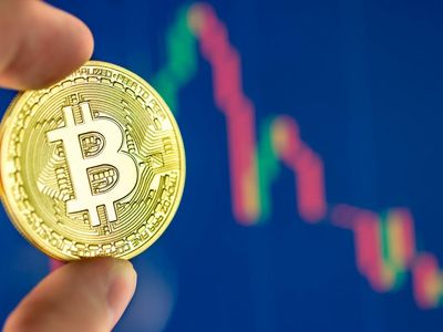 Bitcoin, Ethereum, Dogecoin Fall Sharply: Analysts Fear 'Ugly Plunge' With BTC, ETH Testing $10K, $600 Levels