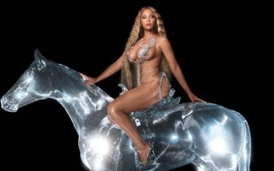 Beyonce stuns in near-naked album cover shot