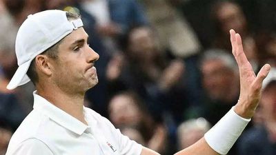 Wimbledon: Isner five aces short of Karlovic's record
