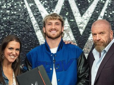 Logan Paul signs multi-year WWE deal