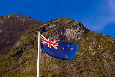 Visa rules to be eased for young people travelling between UK and New Zealand