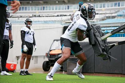 WATCH: Jags DL get in a beach workout during pre-training camp break