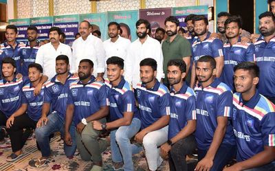 Andhra Pradesh: APL team Coastal Riders unveils team jersey, logo