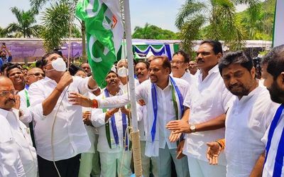 Andhra Pradesh: highlight welfare programmes, Ministers tell YSRCP activists