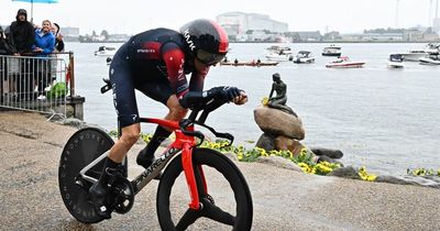 Geraint Thomas rues Tour de France gaffe after forgetting to take off his gilet